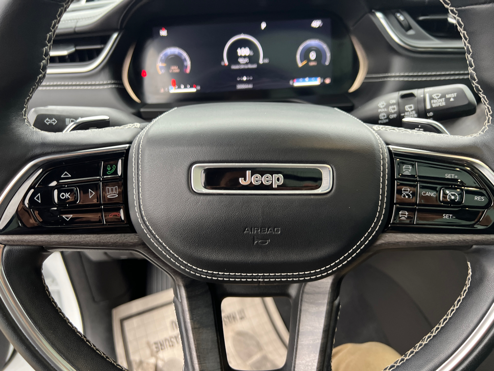 2022 Jeep Grand Cherokee L Overland 26