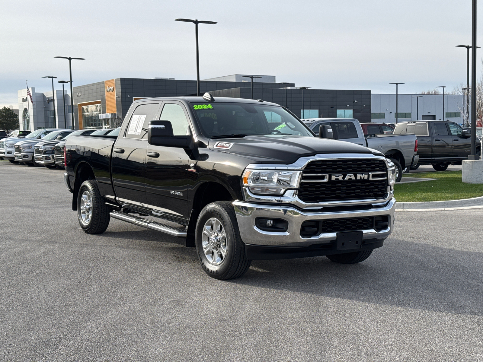 2024 Ram 2500 Big Horn 4x4 Crew Cab 64 Box 2