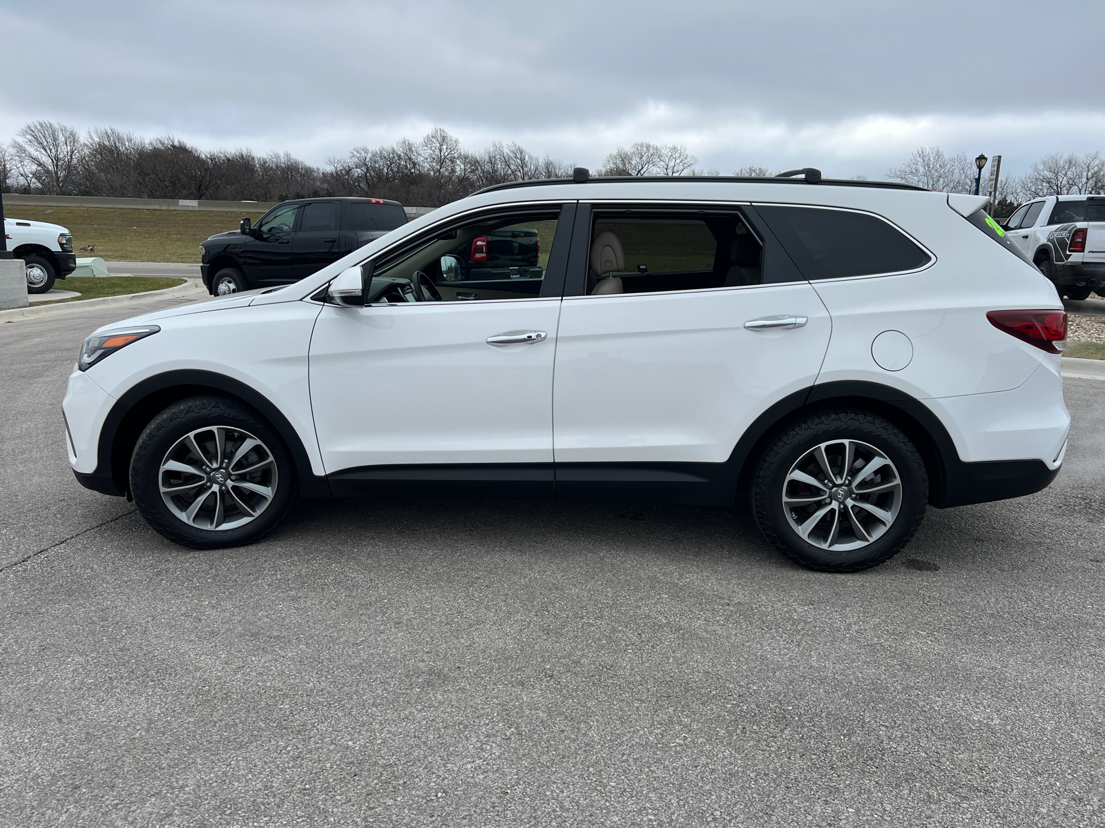 2017 Hyundai Santa Fe SE 5