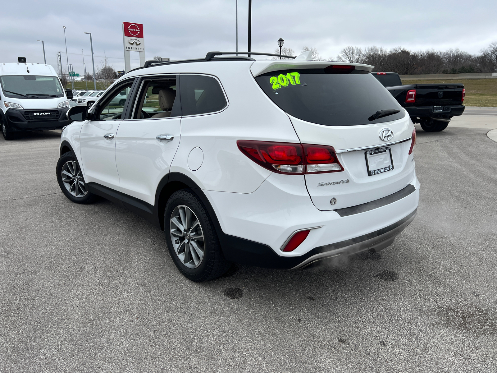 2017 Hyundai Santa Fe SE 7