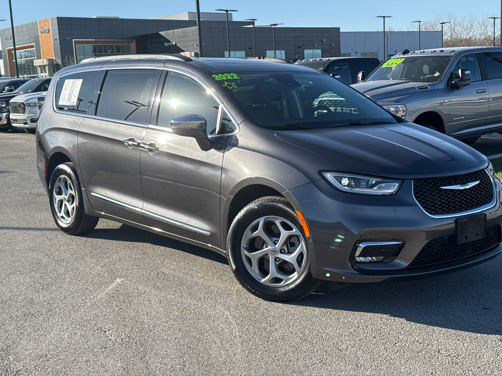 2022 Chrysler Pacifica Limited 1