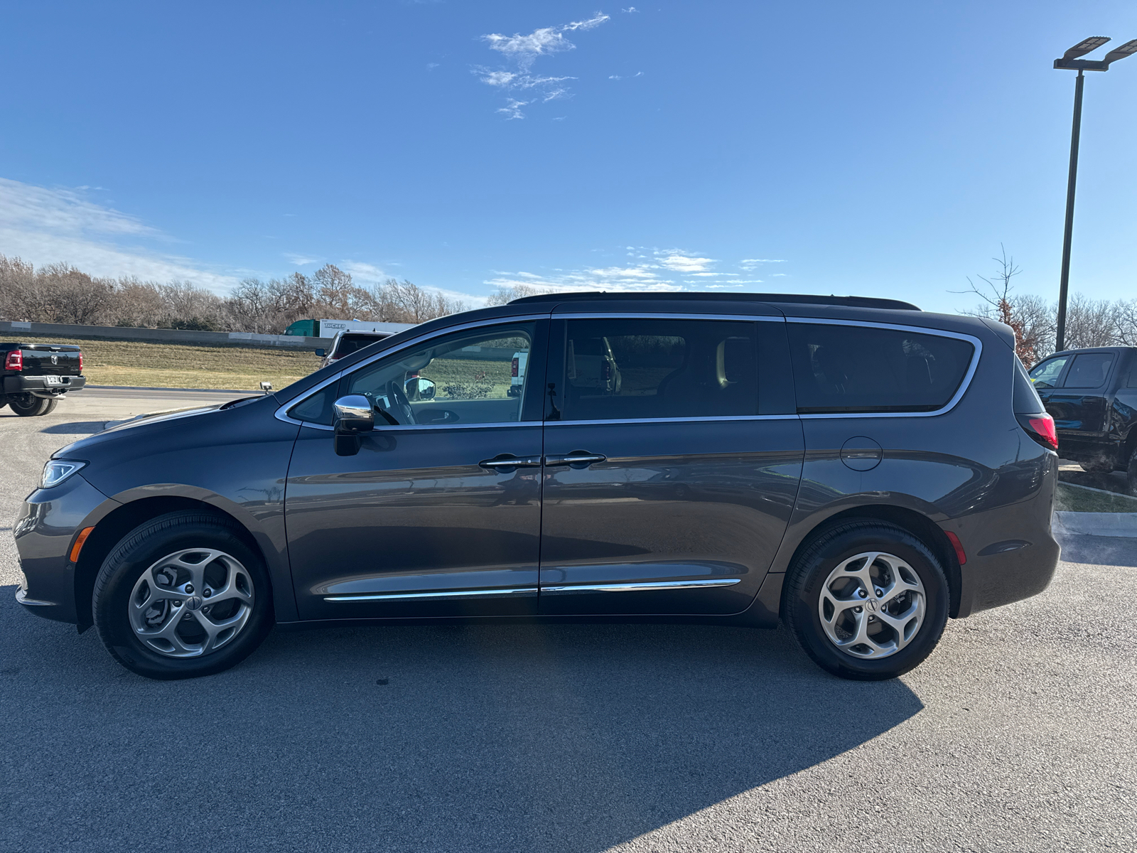 2022 Chrysler Pacifica Limited 5