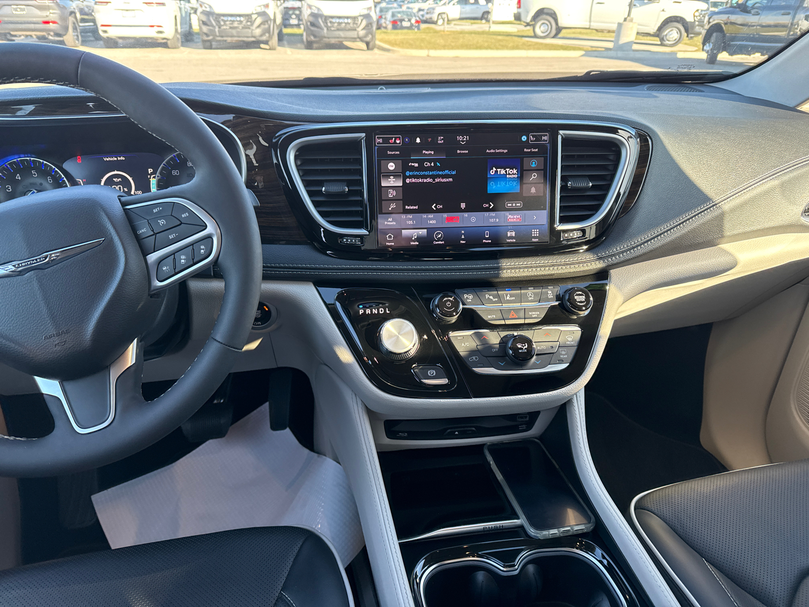 2022 Chrysler Pacifica Limited 17