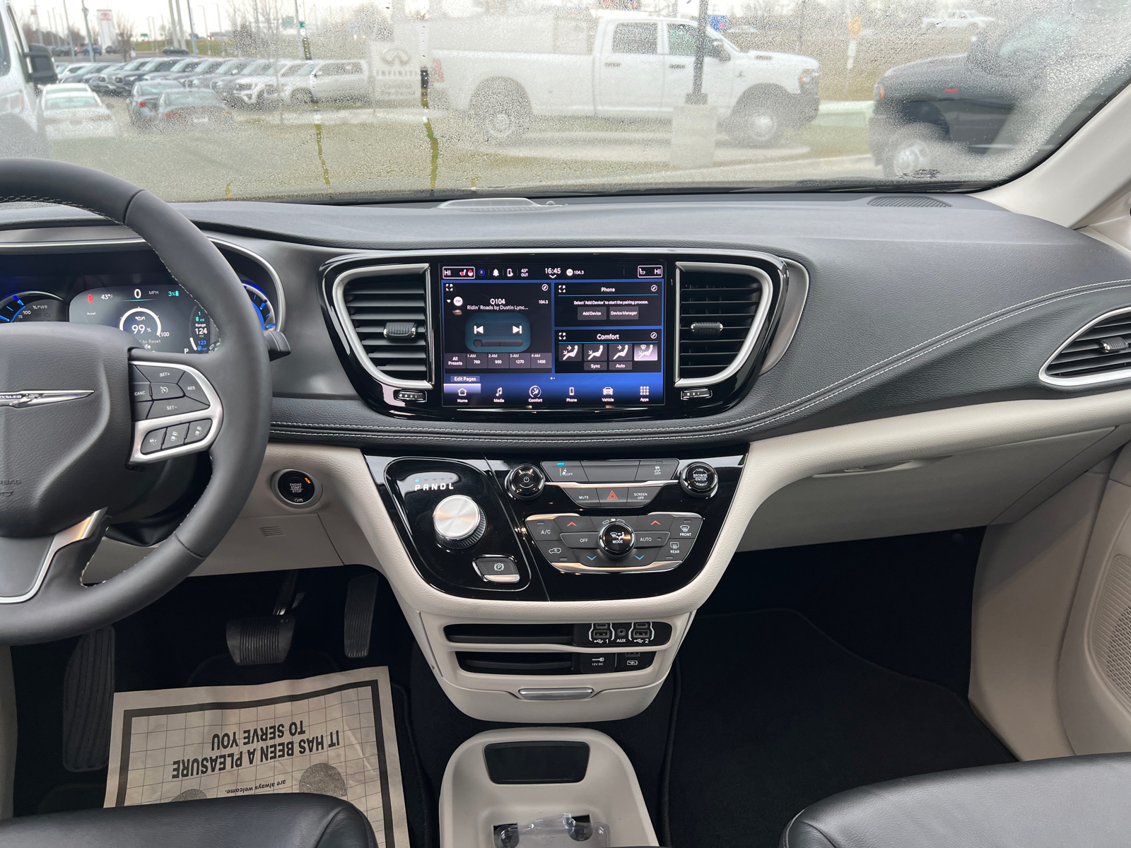 2022 Chrysler Pacifica Hybrid Touring L 18