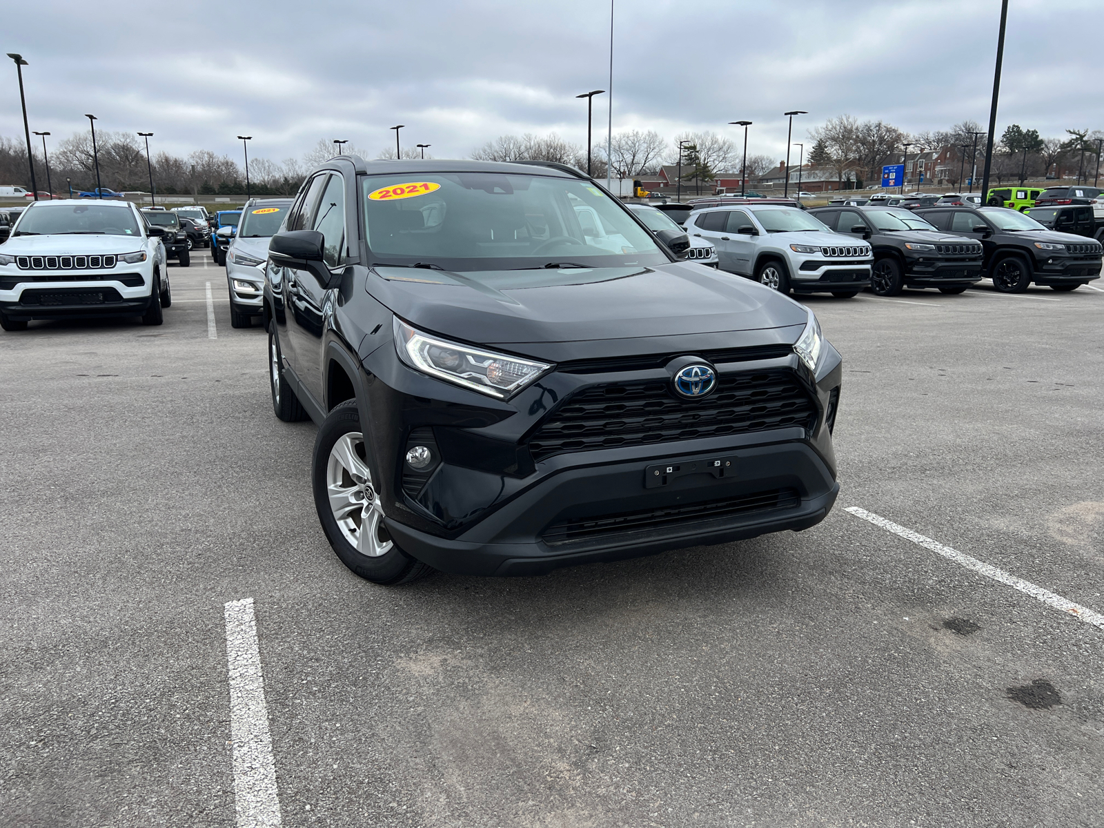 2021 Toyota RAV4 Hybrid XLE 2