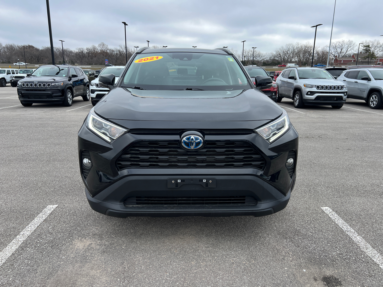 2021 Toyota RAV4 Hybrid XLE 3