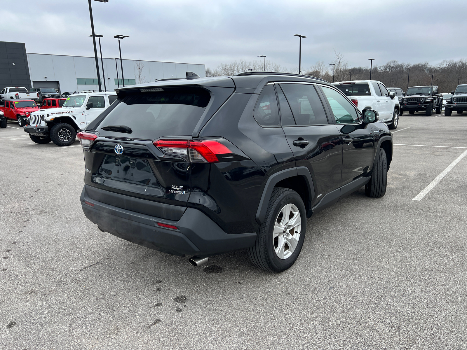 2021 Toyota RAV4 Hybrid XLE 9