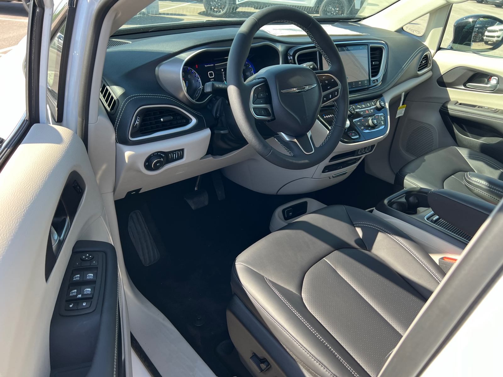 2024 Chrysler Pacifica Touring L 19