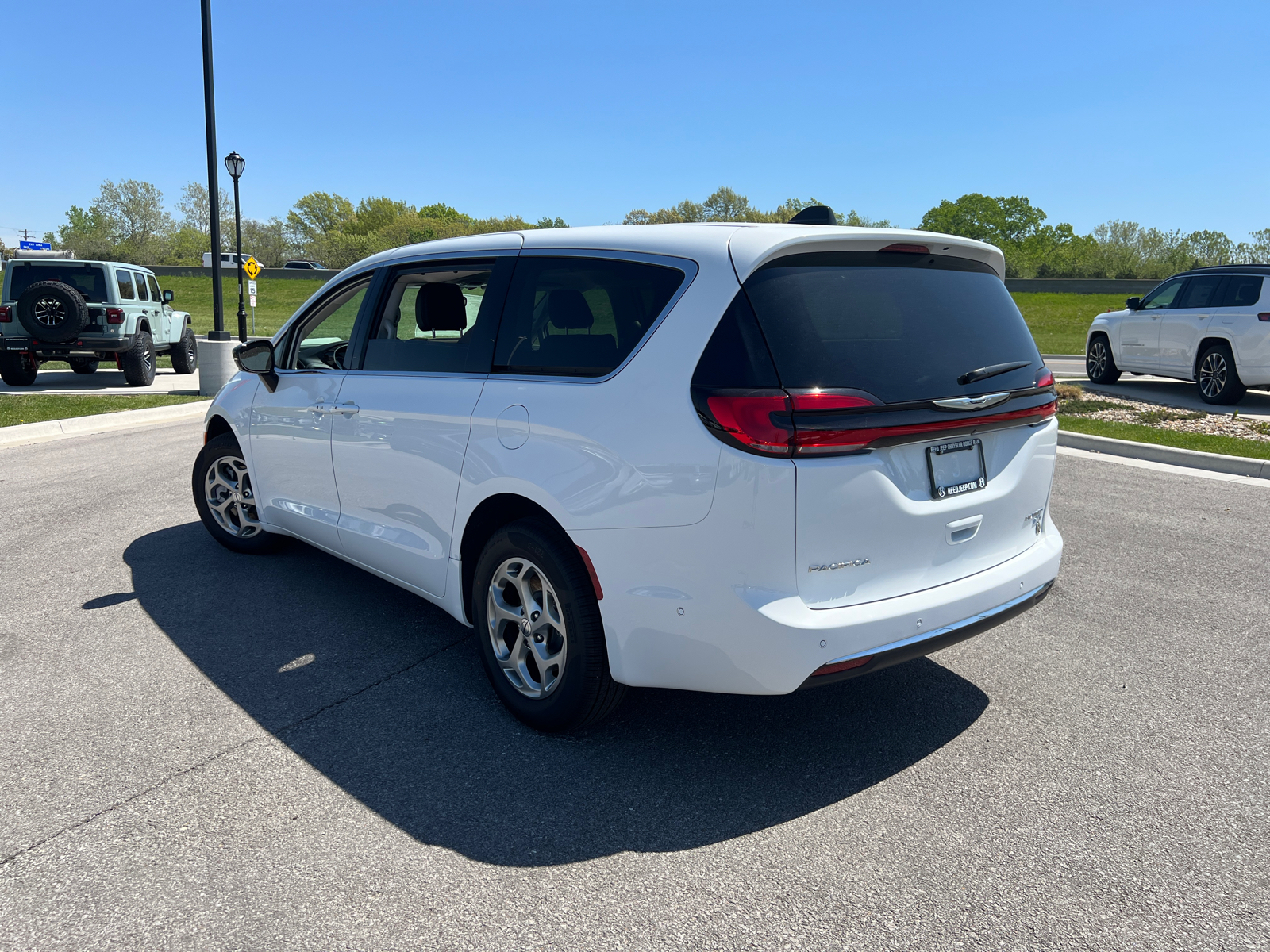 2024 Chrysler Pacifica Limited 7