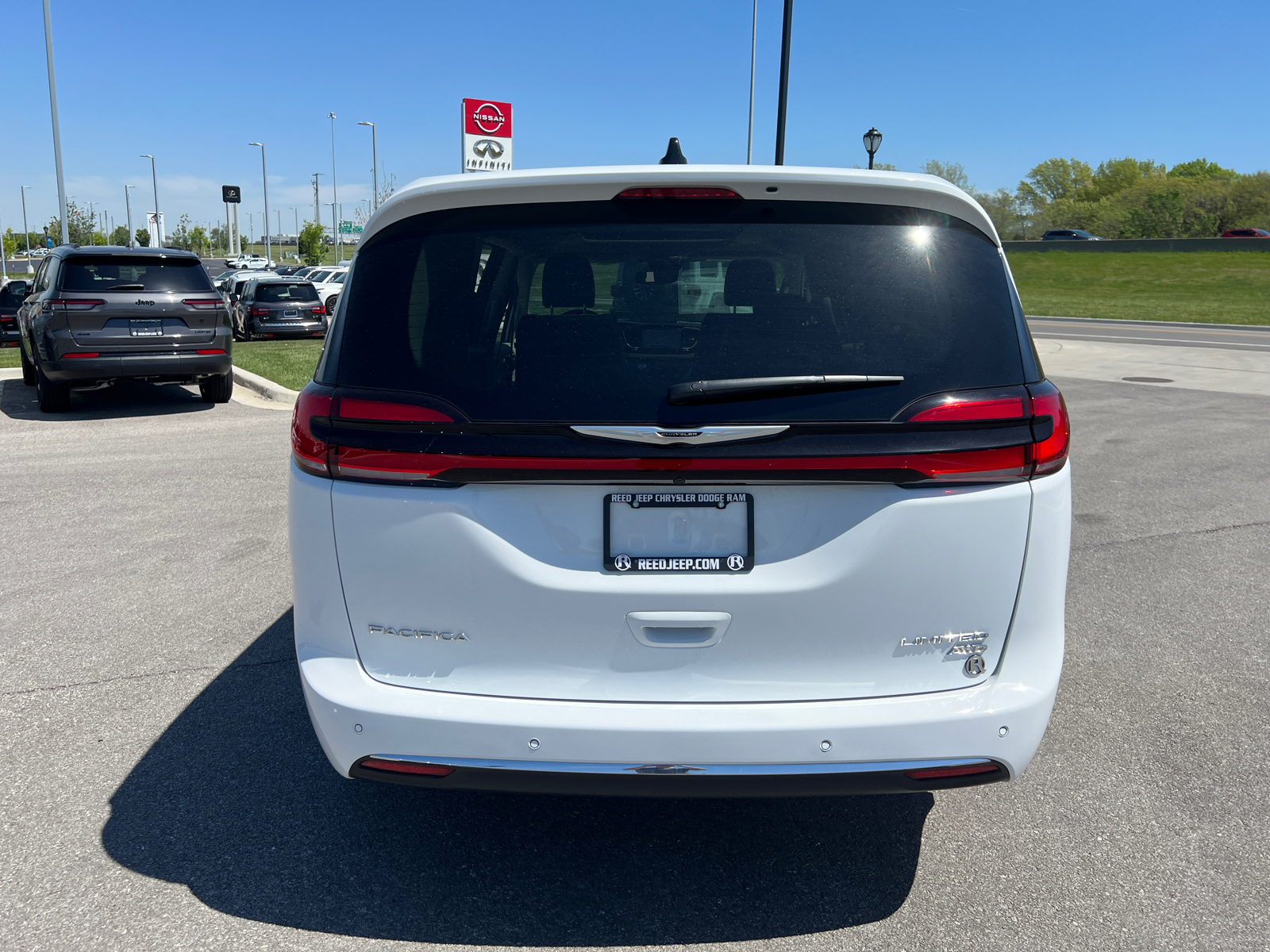 2024 Chrysler Pacifica Limited 8