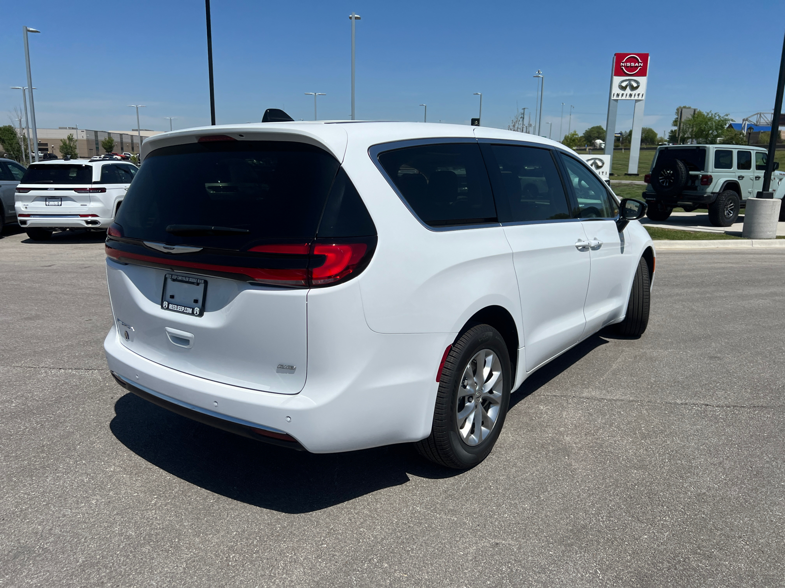 2024 Chrysler Pacifica Touring L 9