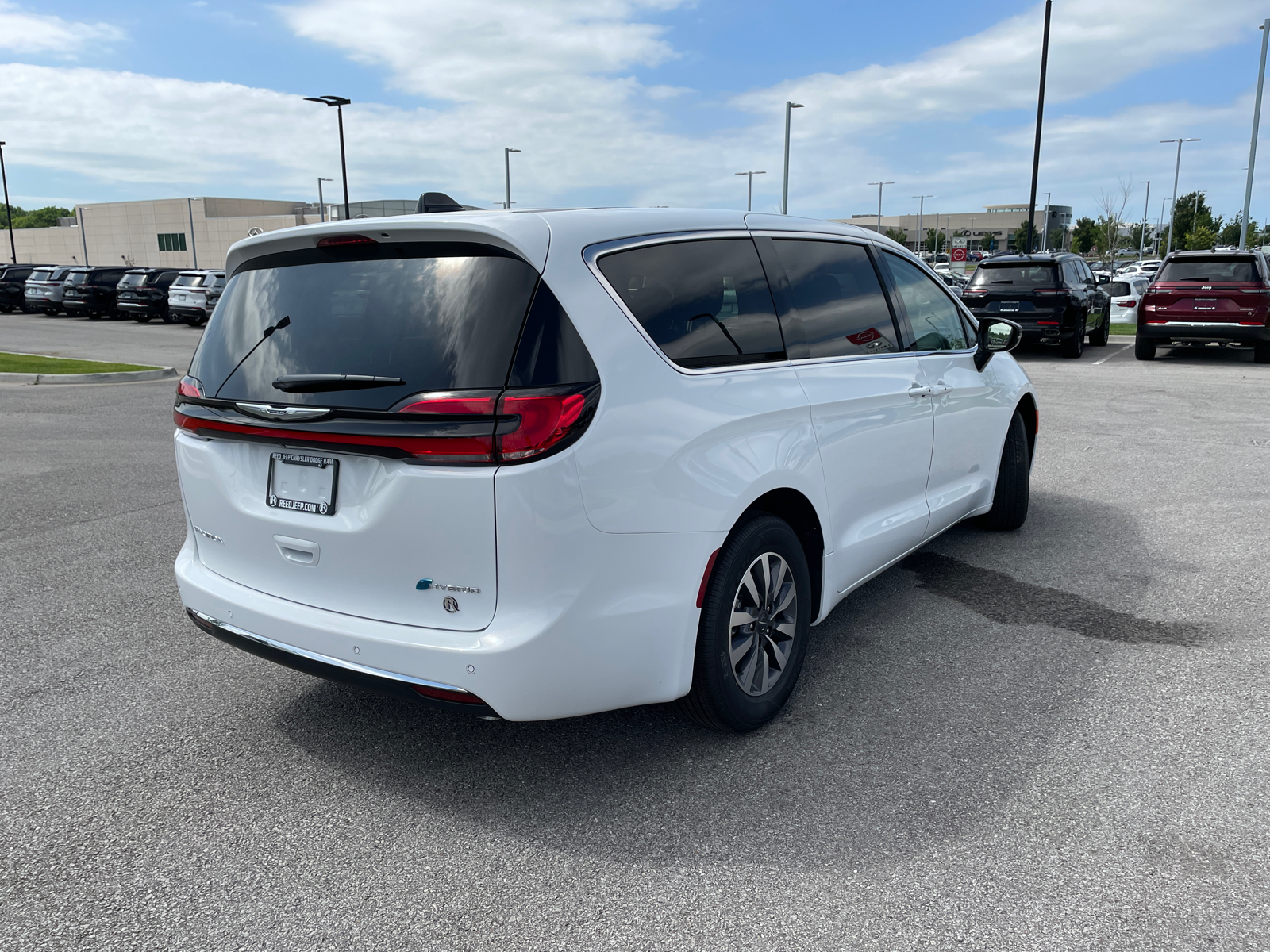 2024 Chrysler Pacifica Hybrid Select 9