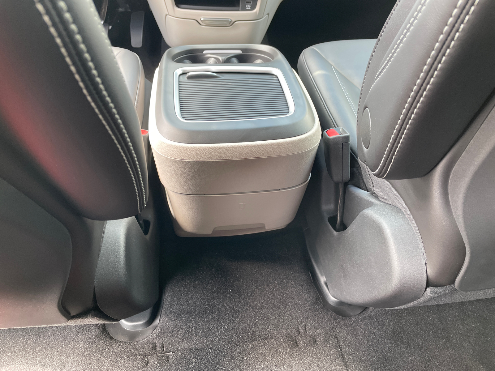 2024 Chrysler Pacifica Hybrid Select 14