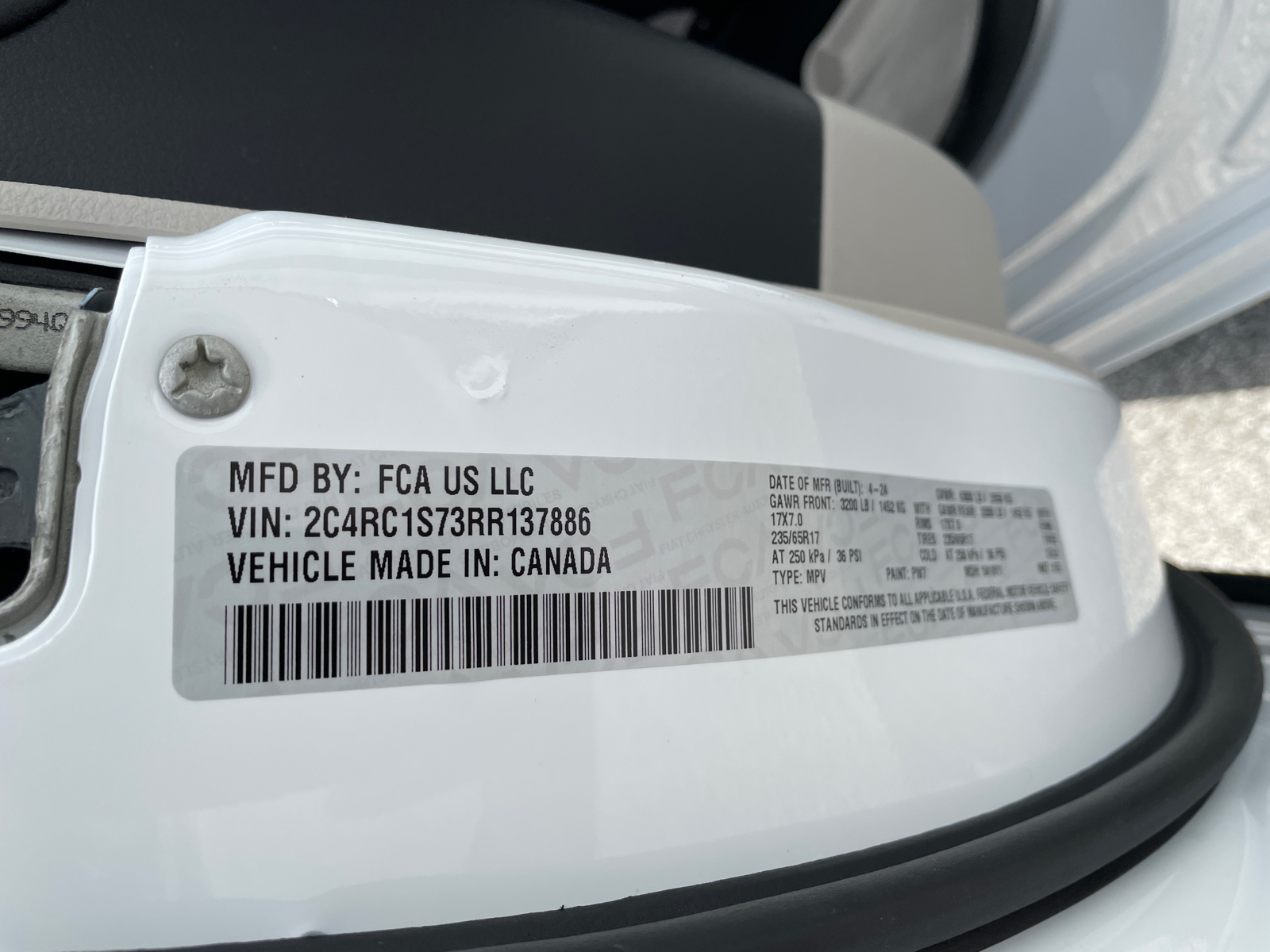 2024 Chrysler Pacifica Hybrid Select 36