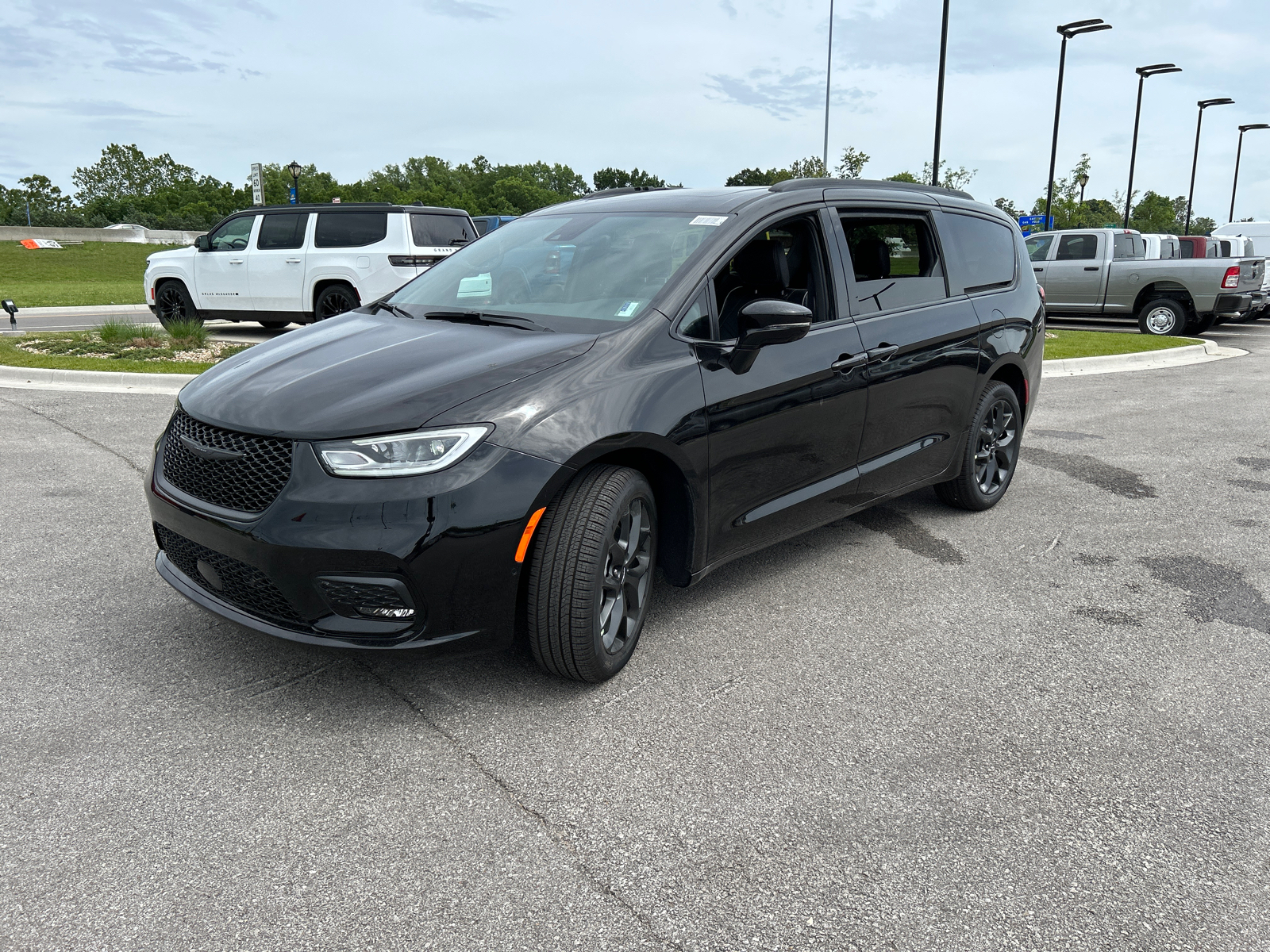 2024 Chrysler Pacifica Limited 4