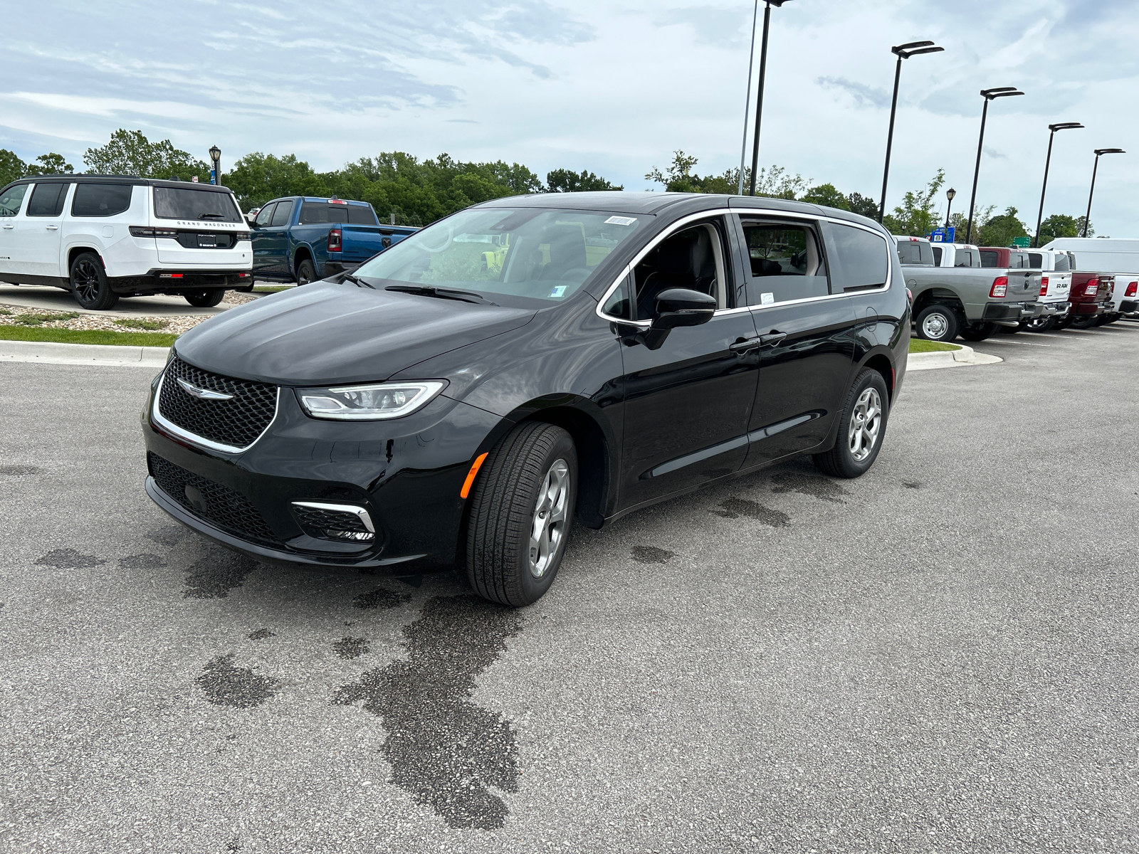 2024 Chrysler Pacifica Limited 4