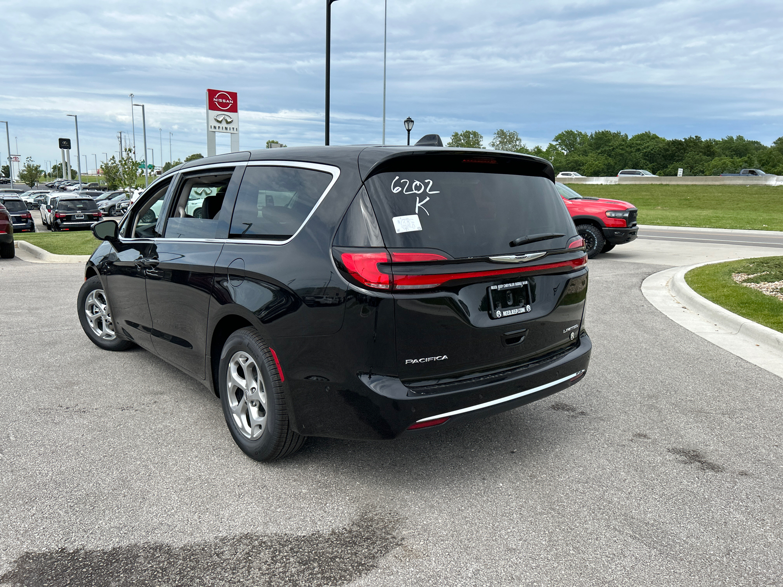 2024 Chrysler Pacifica Limited 7