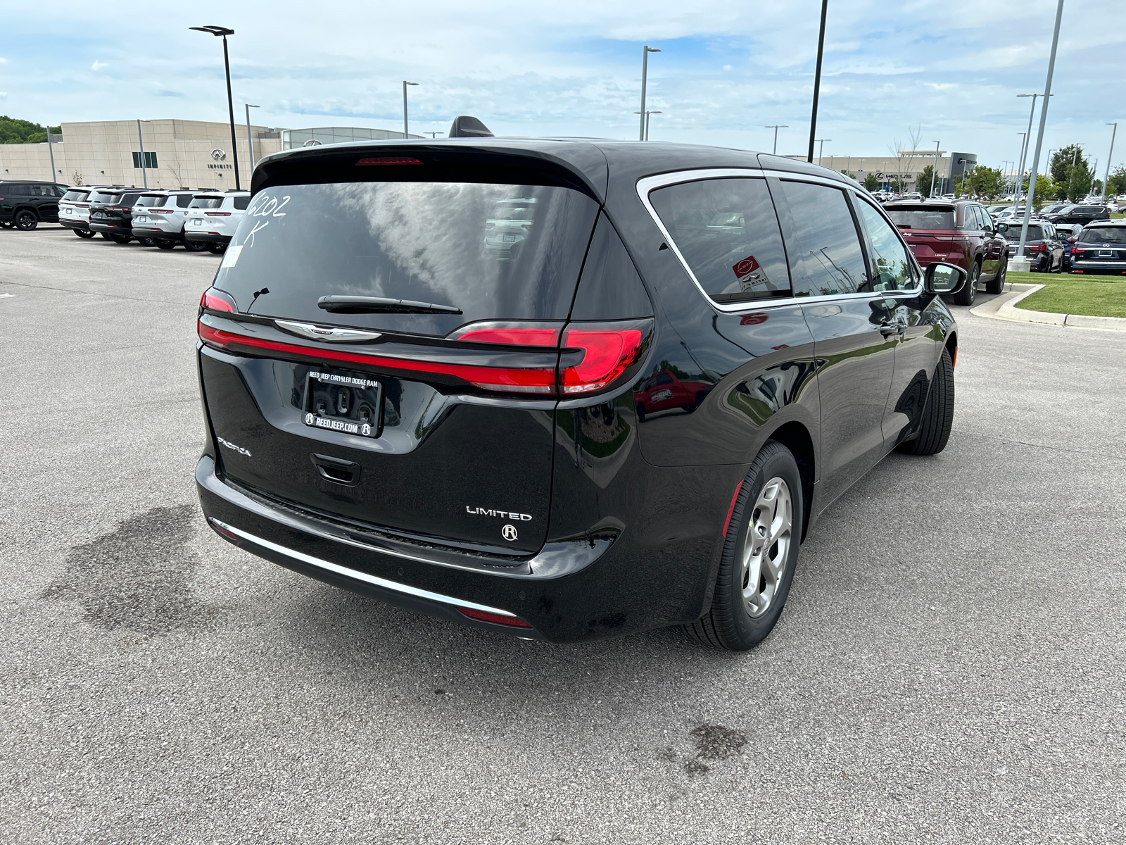 2024 Chrysler Pacifica Limited 9