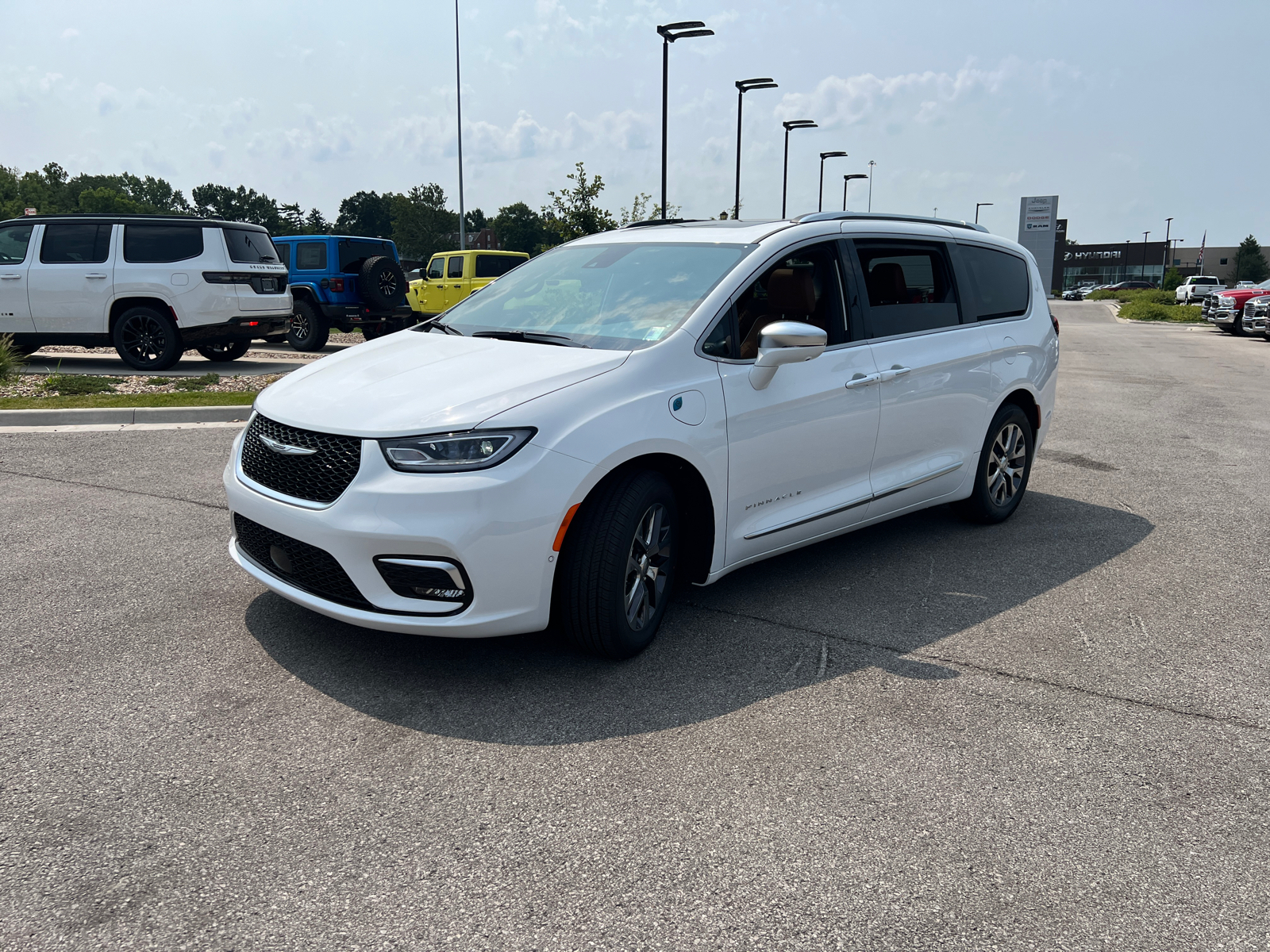 2024 Chrysler Pacifica Hybrid Pinnacle 4