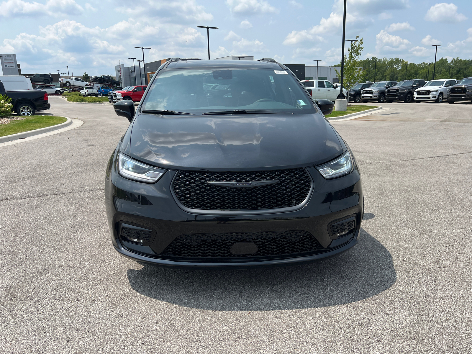 2024 Chrysler Pacifica Hybrid Select 3