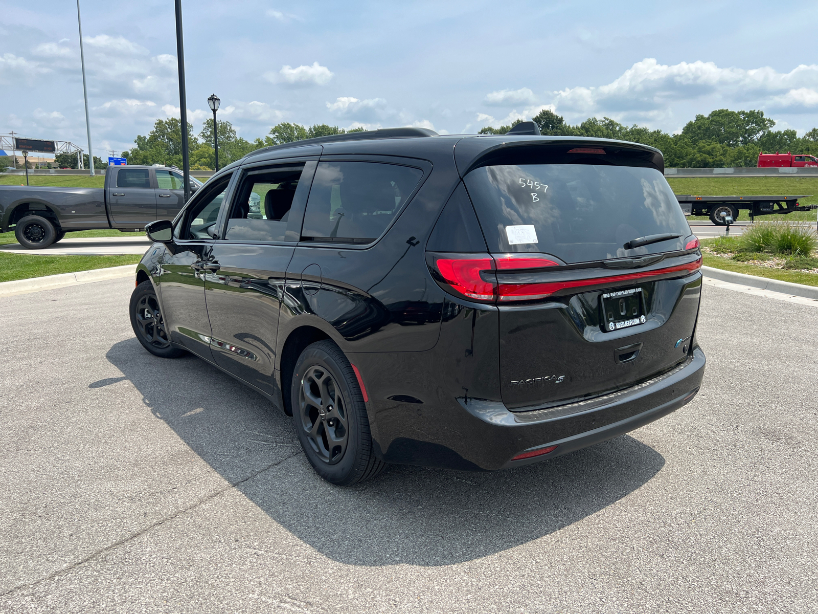 2024 Chrysler Pacifica Hybrid Select 7