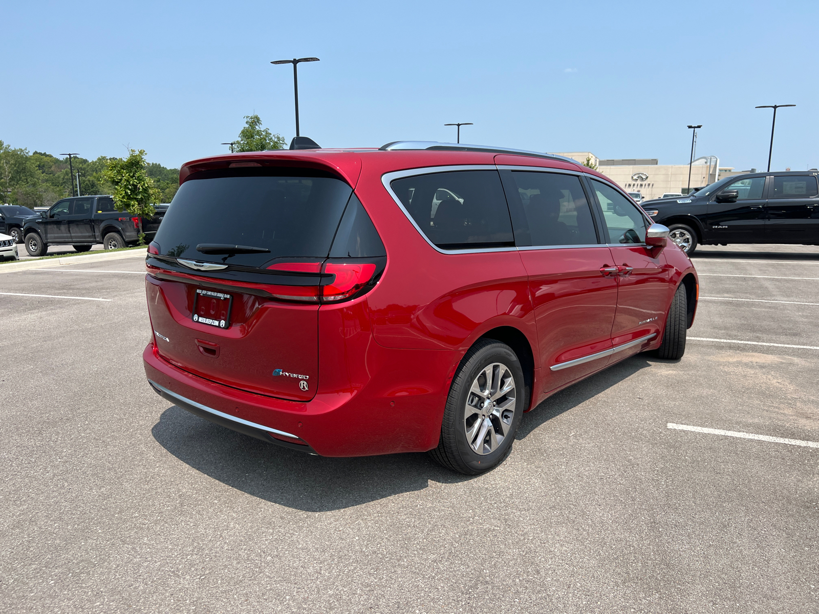 2024 Chrysler Pacifica Hybrid Pinnacle 9