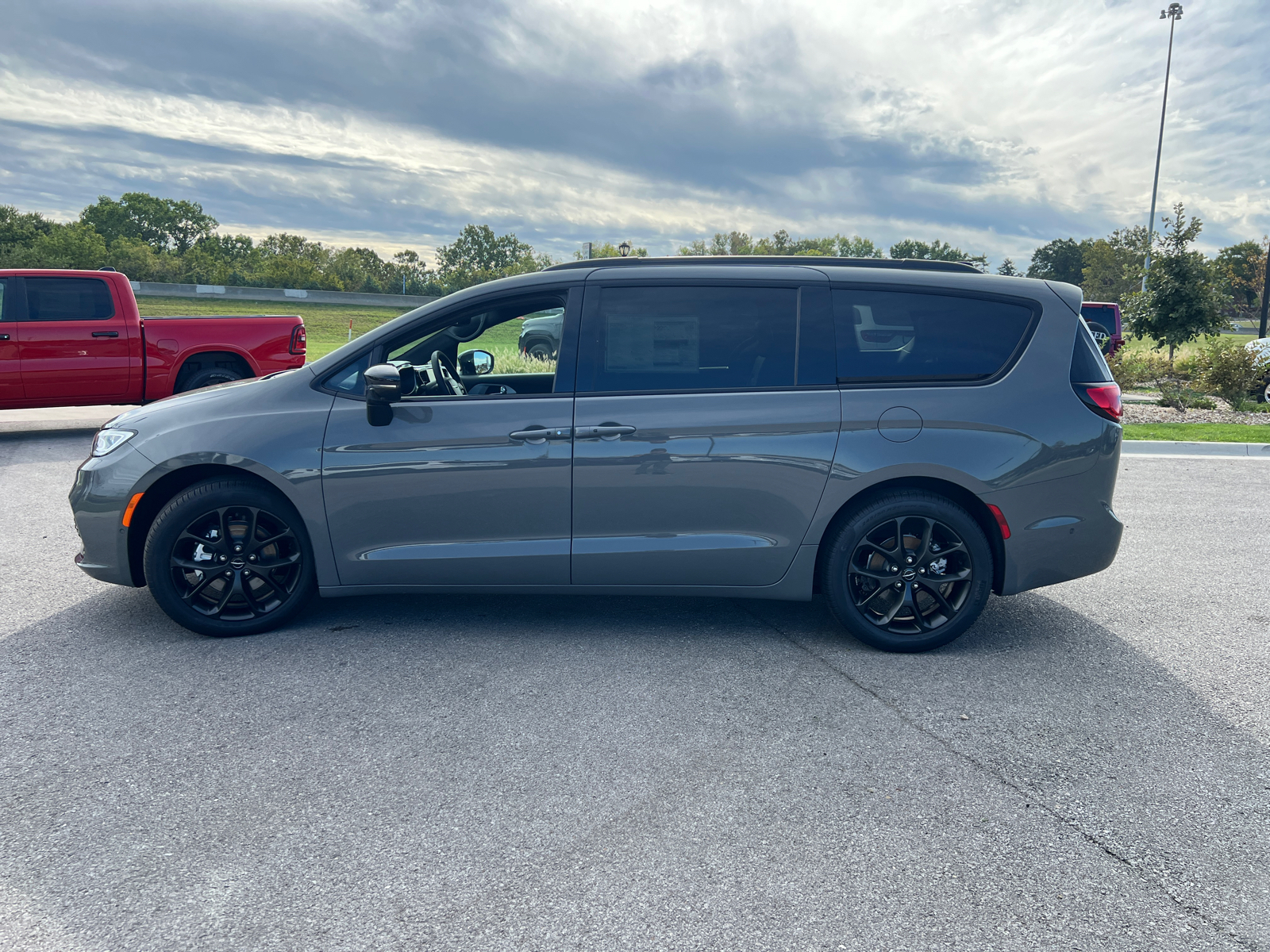 2024 Chrysler Pacifica Touring L 5