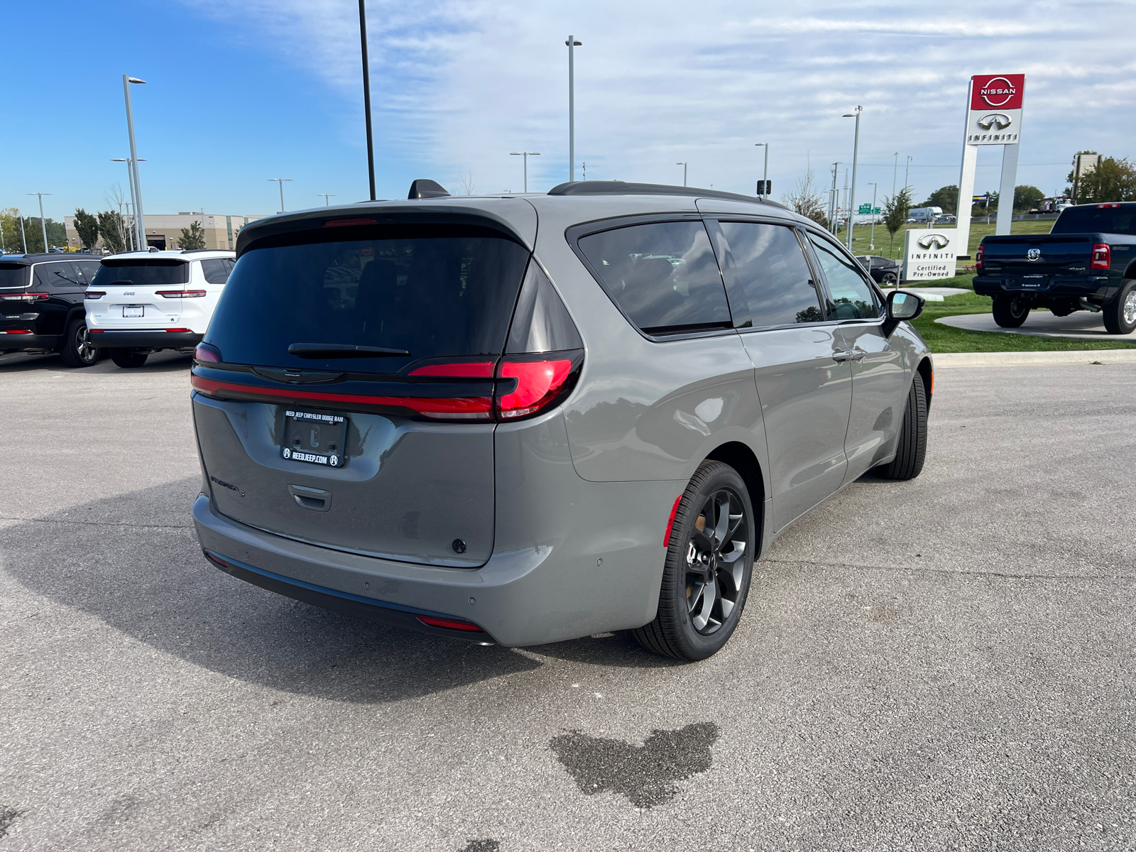 2024 Chrysler Pacifica Touring L 9