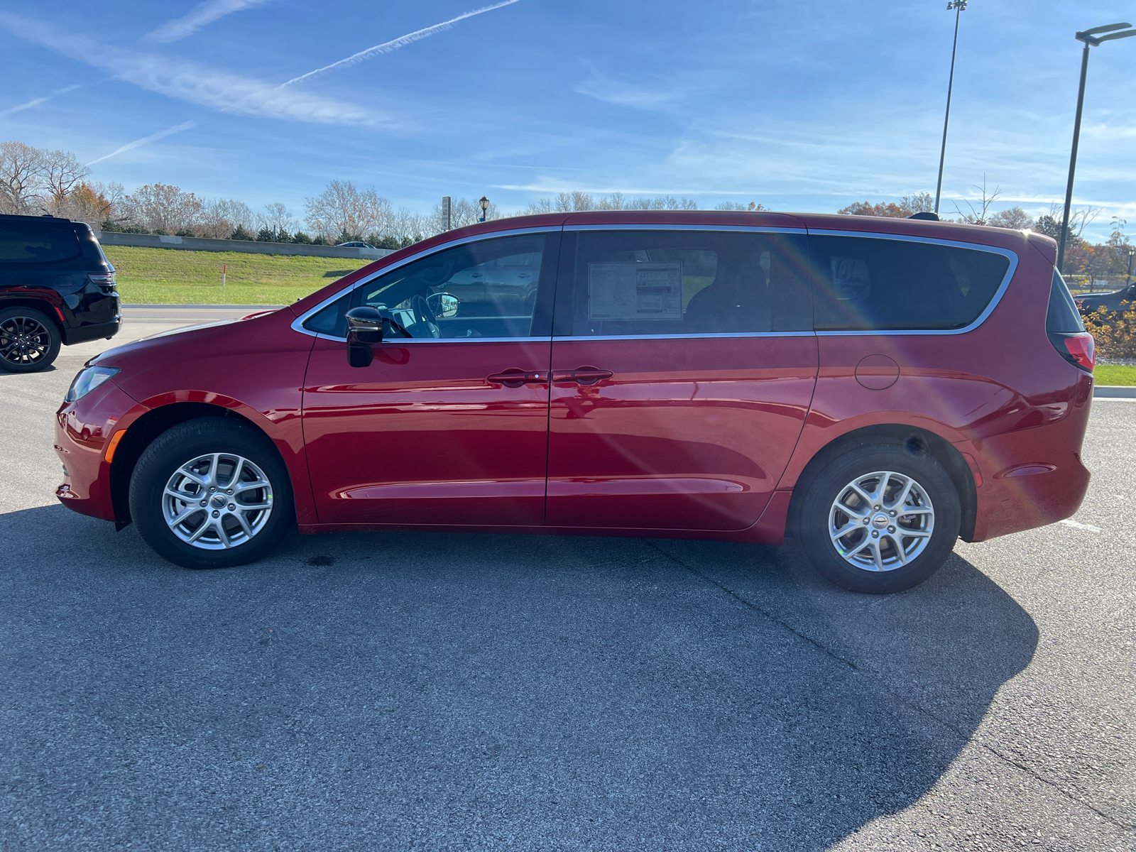 2025 Chrysler Voyager LX 5