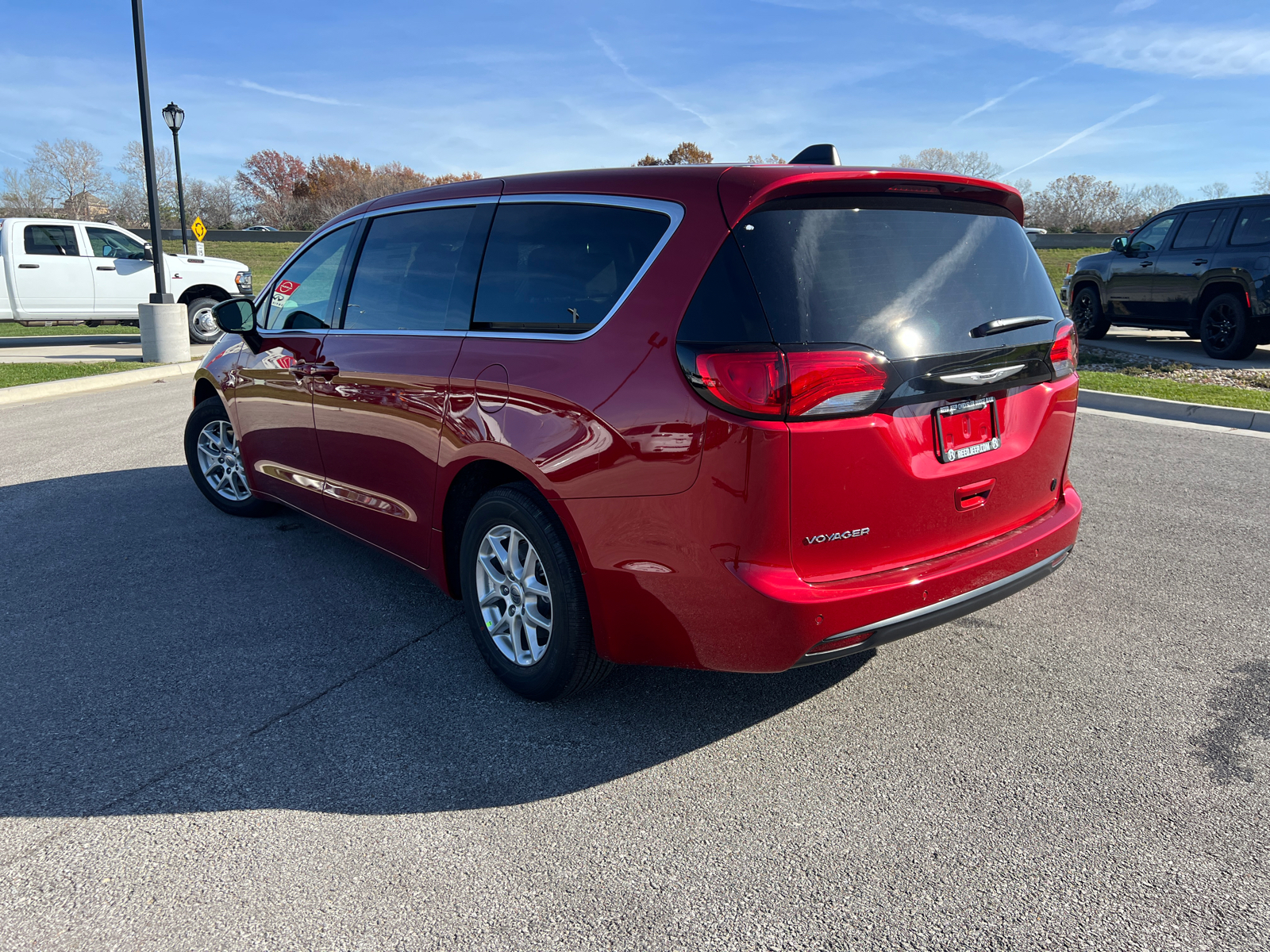 2025 Chrysler Voyager LX 7