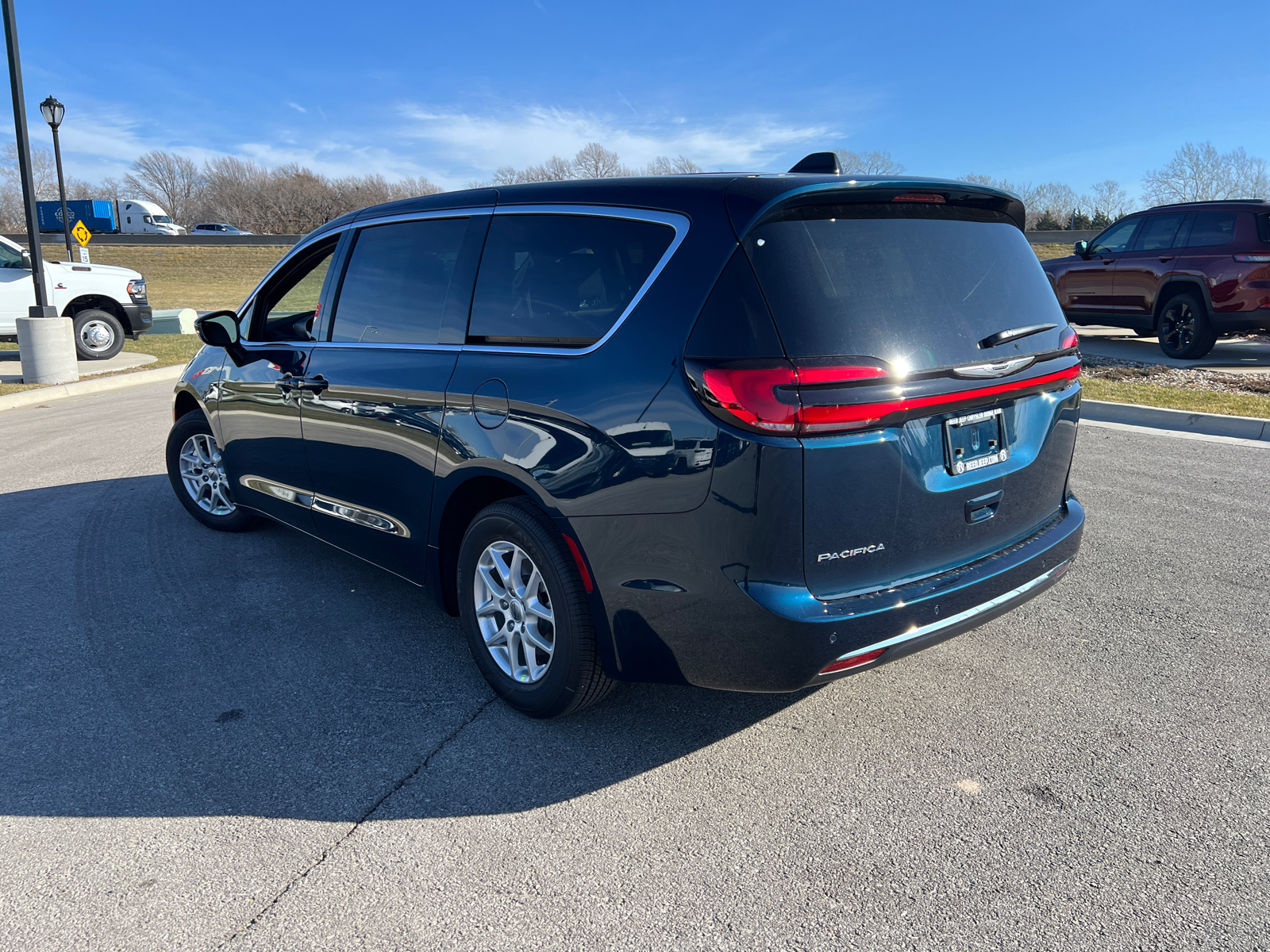 2025 Chrysler Pacifica Select 7