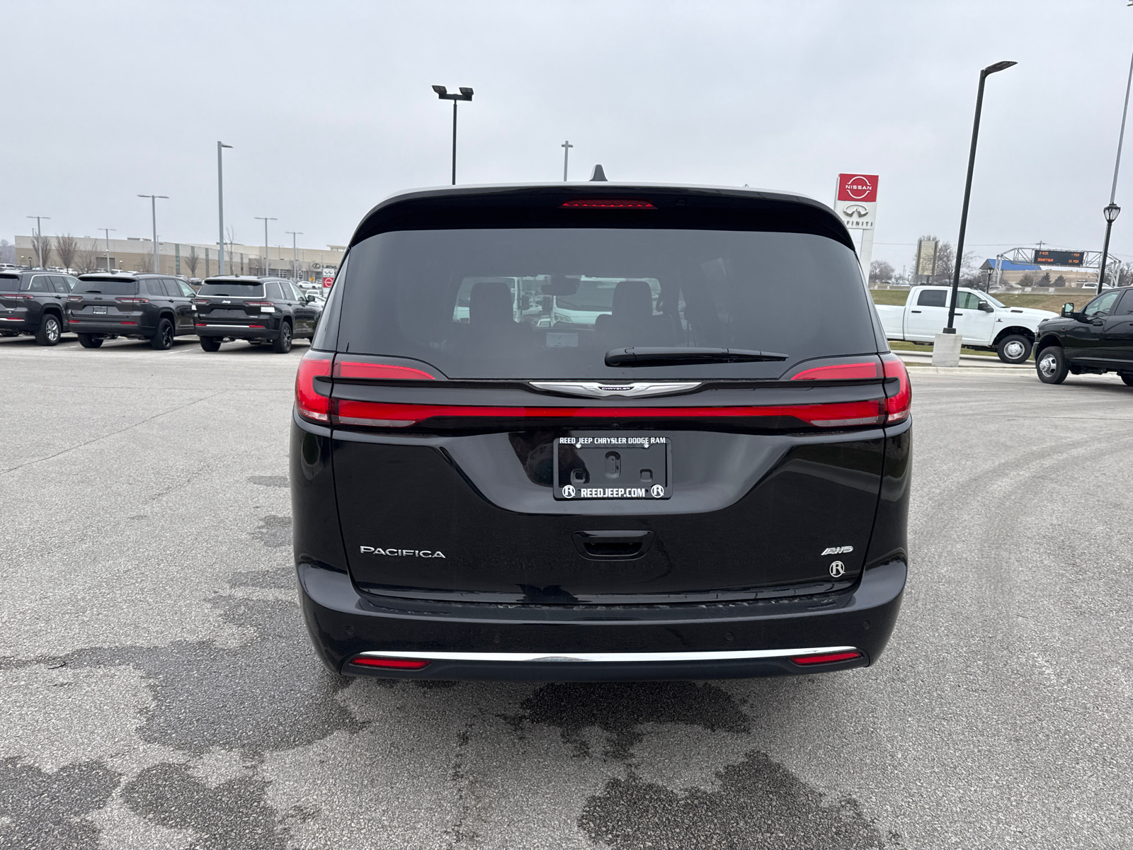 2025 Chrysler Pacifica Select 8