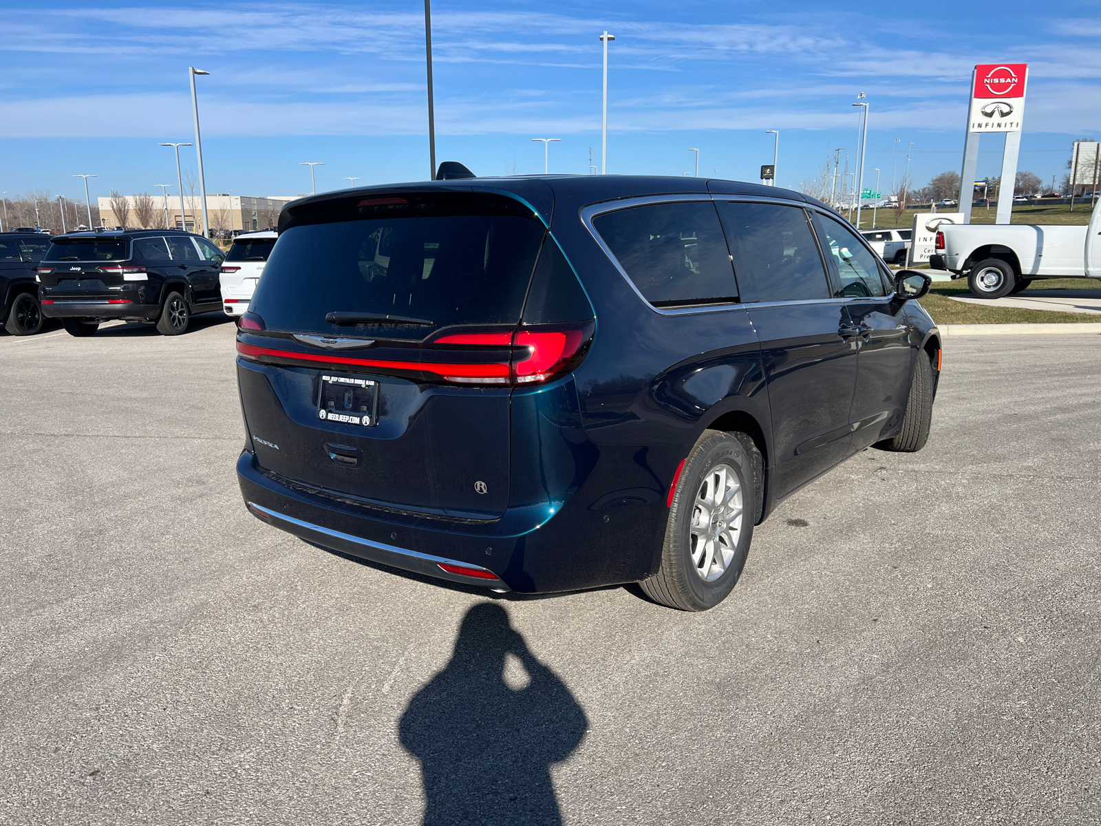 2025 Chrysler Pacifica Select 9