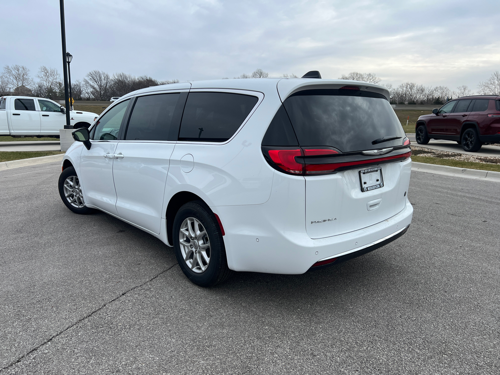 2025 Chrysler Pacifica Select 7