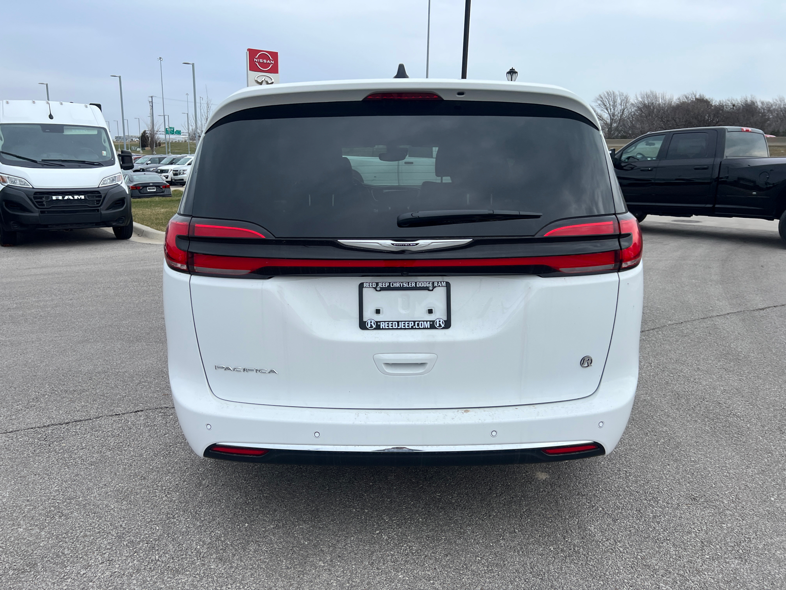 2025 Chrysler Pacifica Select 8