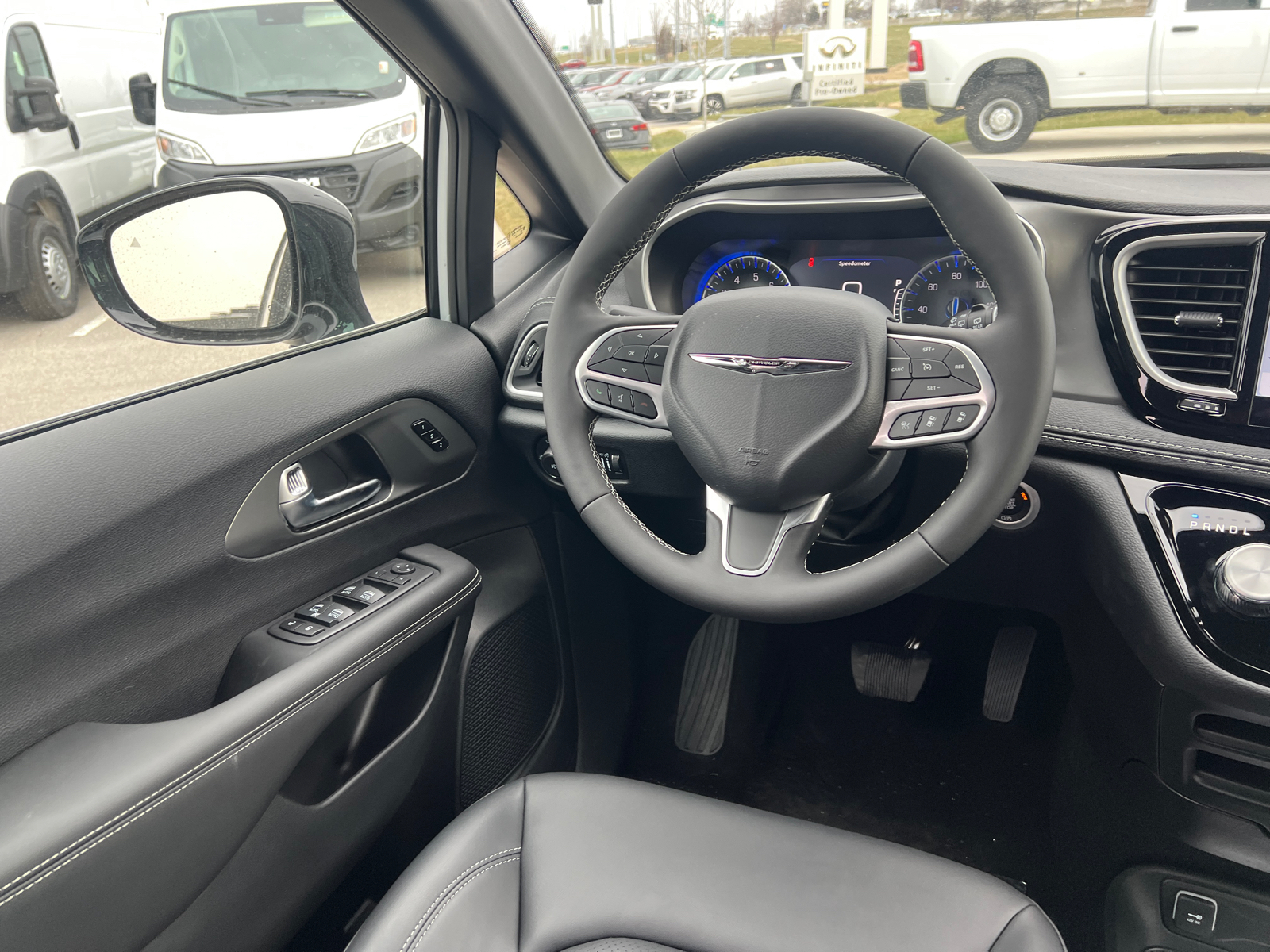 2025 Chrysler Pacifica Select 16