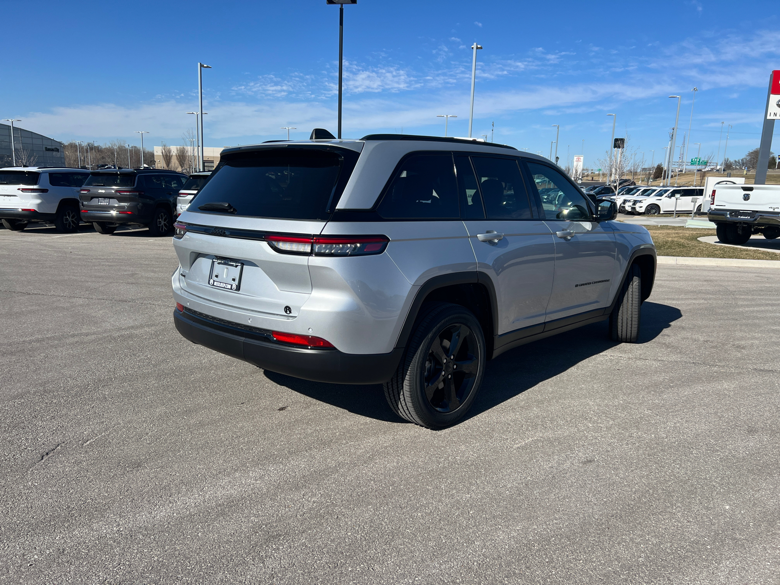 2024 Jeep Grand Cherokee Altitude X 9