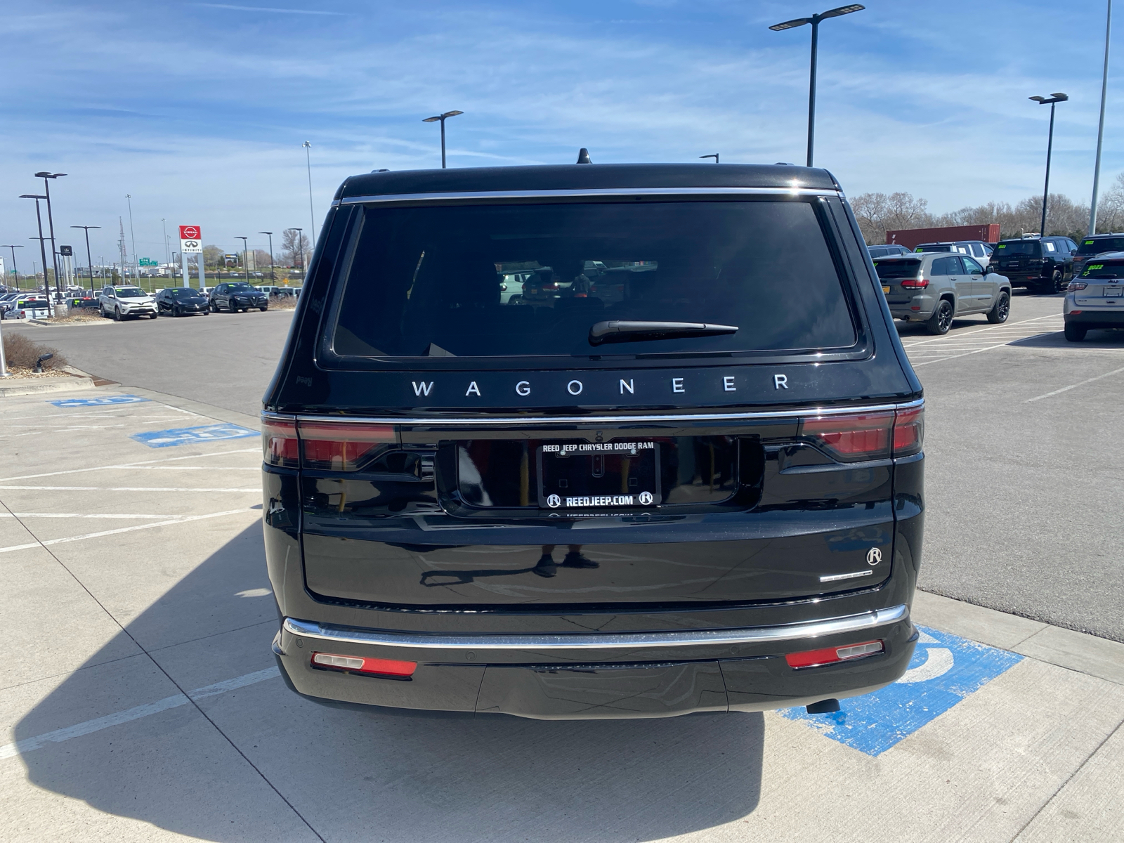 2024 Jeep Wagoneer L Series III 8