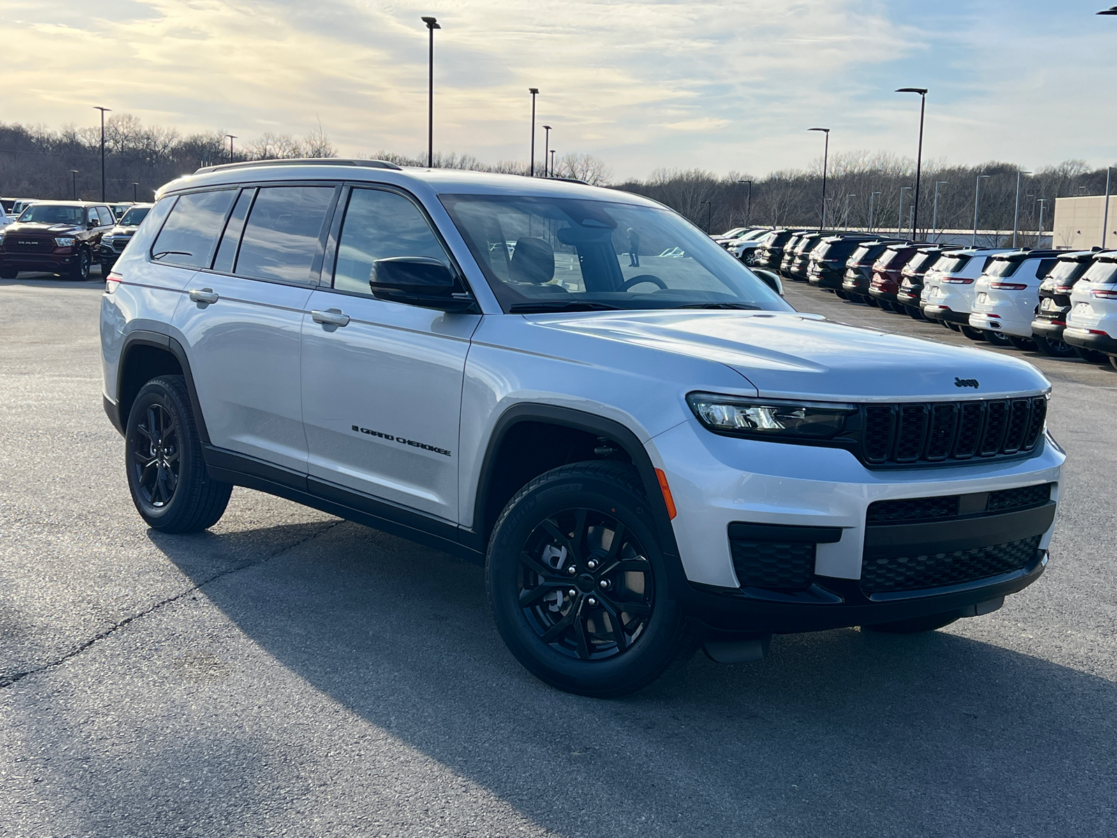 2024 Jeep Grand Cherokee L Altitude 1