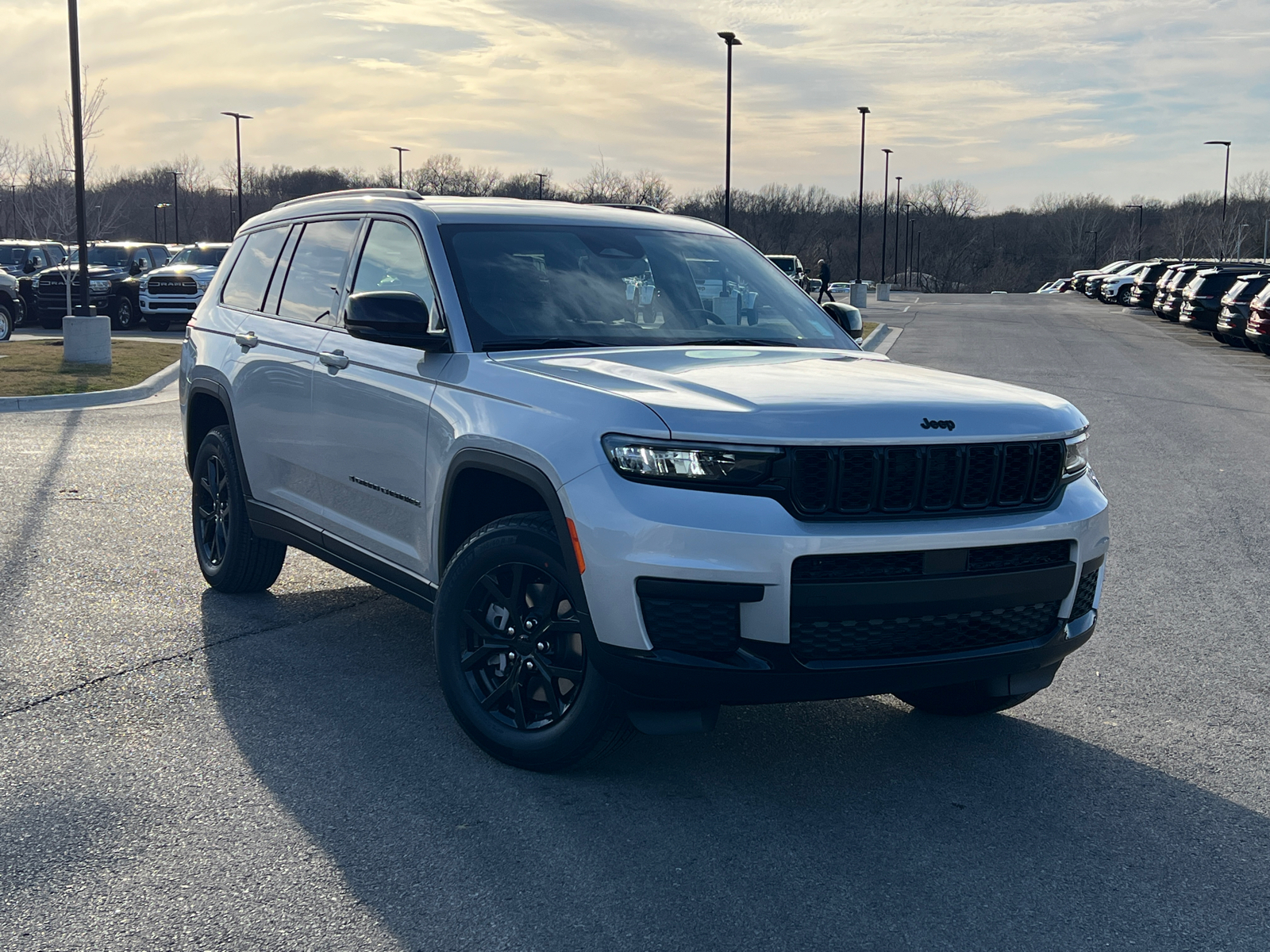 2024 Jeep Grand Cherokee L Altitude 2