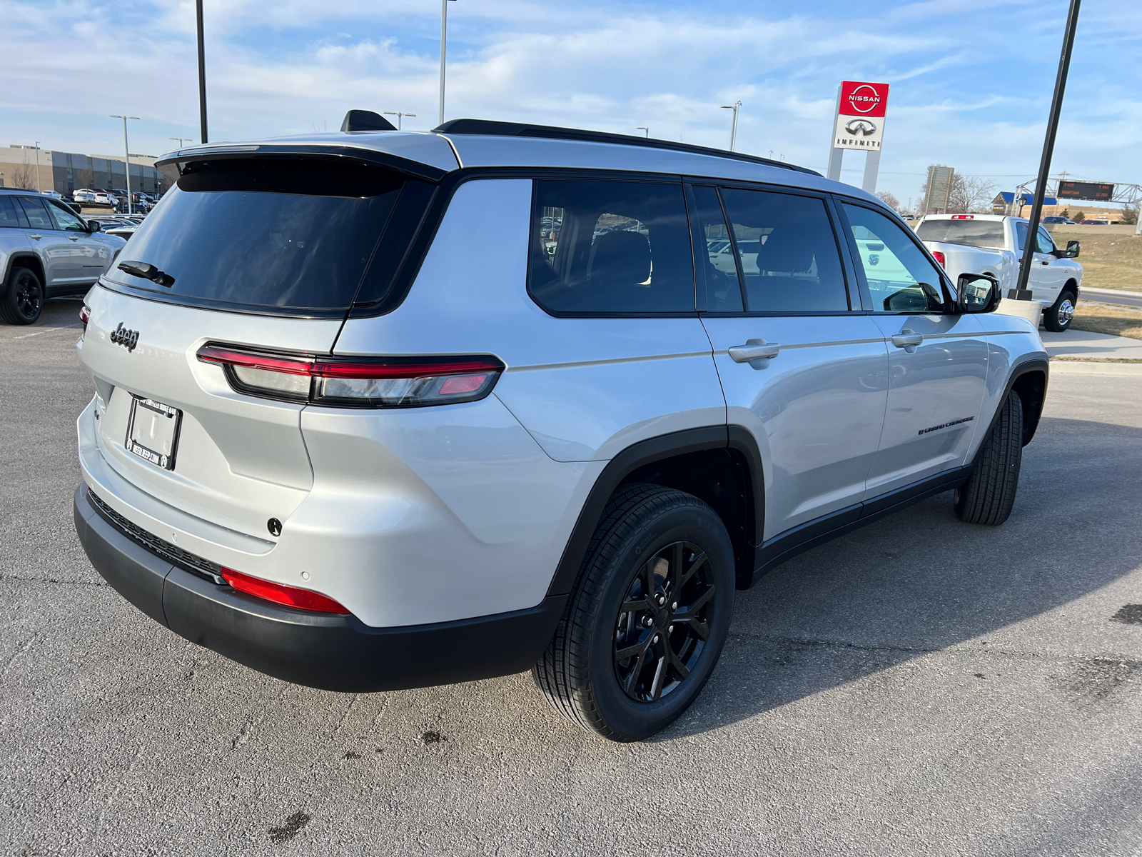 2024 Jeep Grand Cherokee L Altitude 8