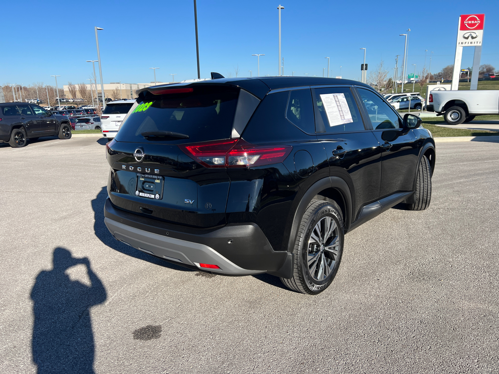 2023 Nissan Rogue SV 9