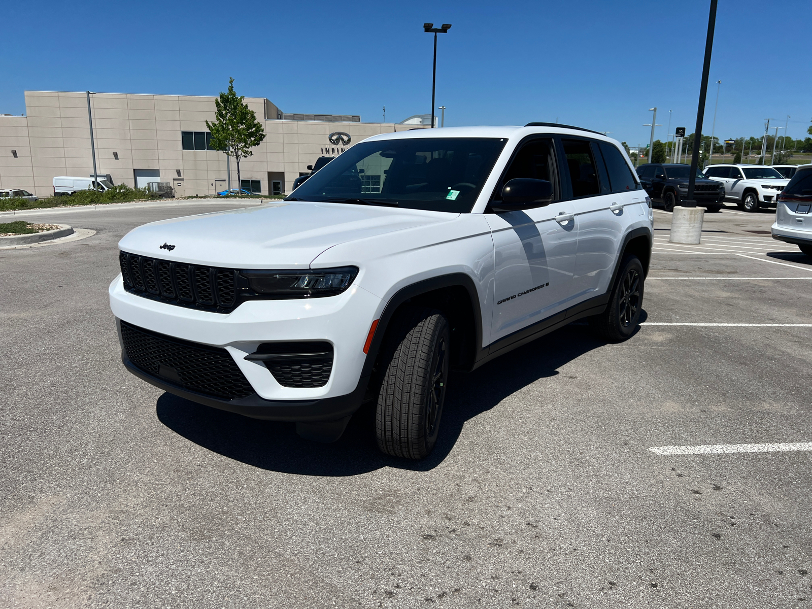 2024 Jeep Grand Cherokee Altitude 4