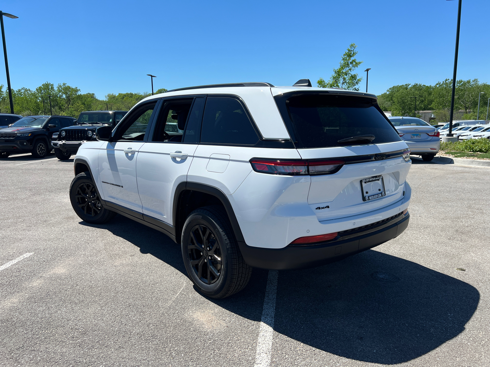 2024 Jeep Grand Cherokee Altitude 7