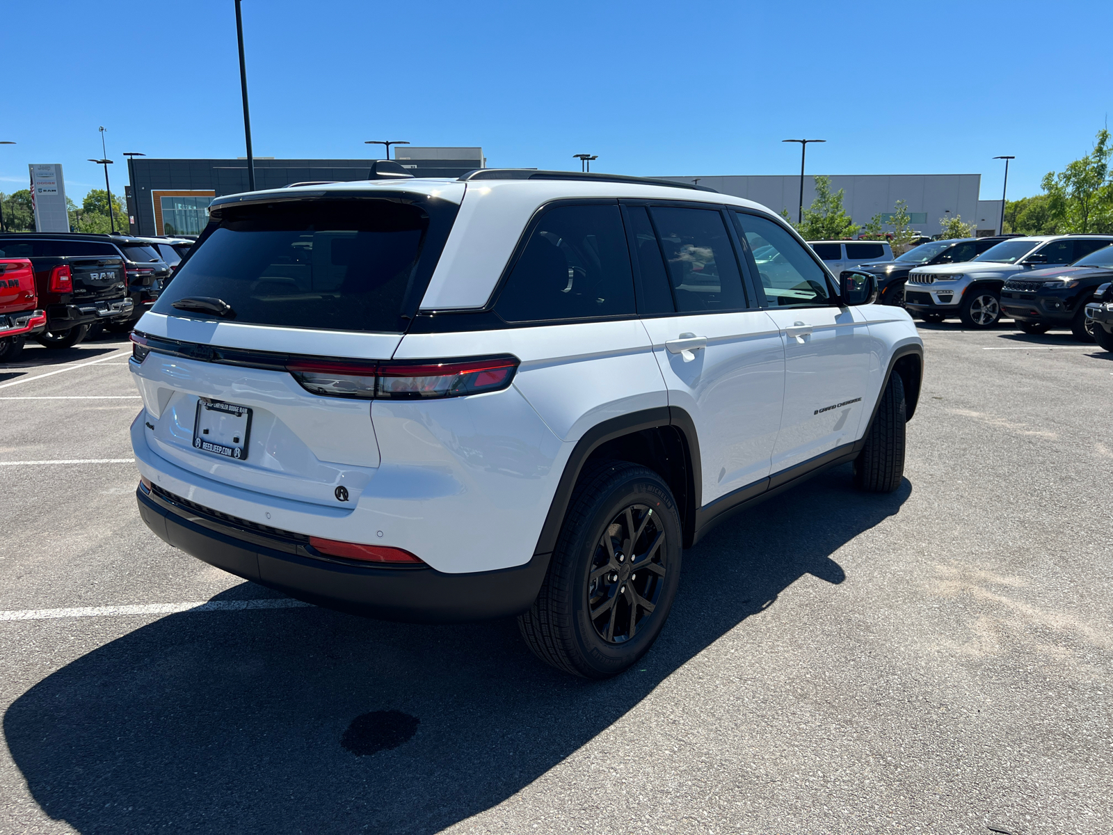 2024 Jeep Grand Cherokee Altitude 9