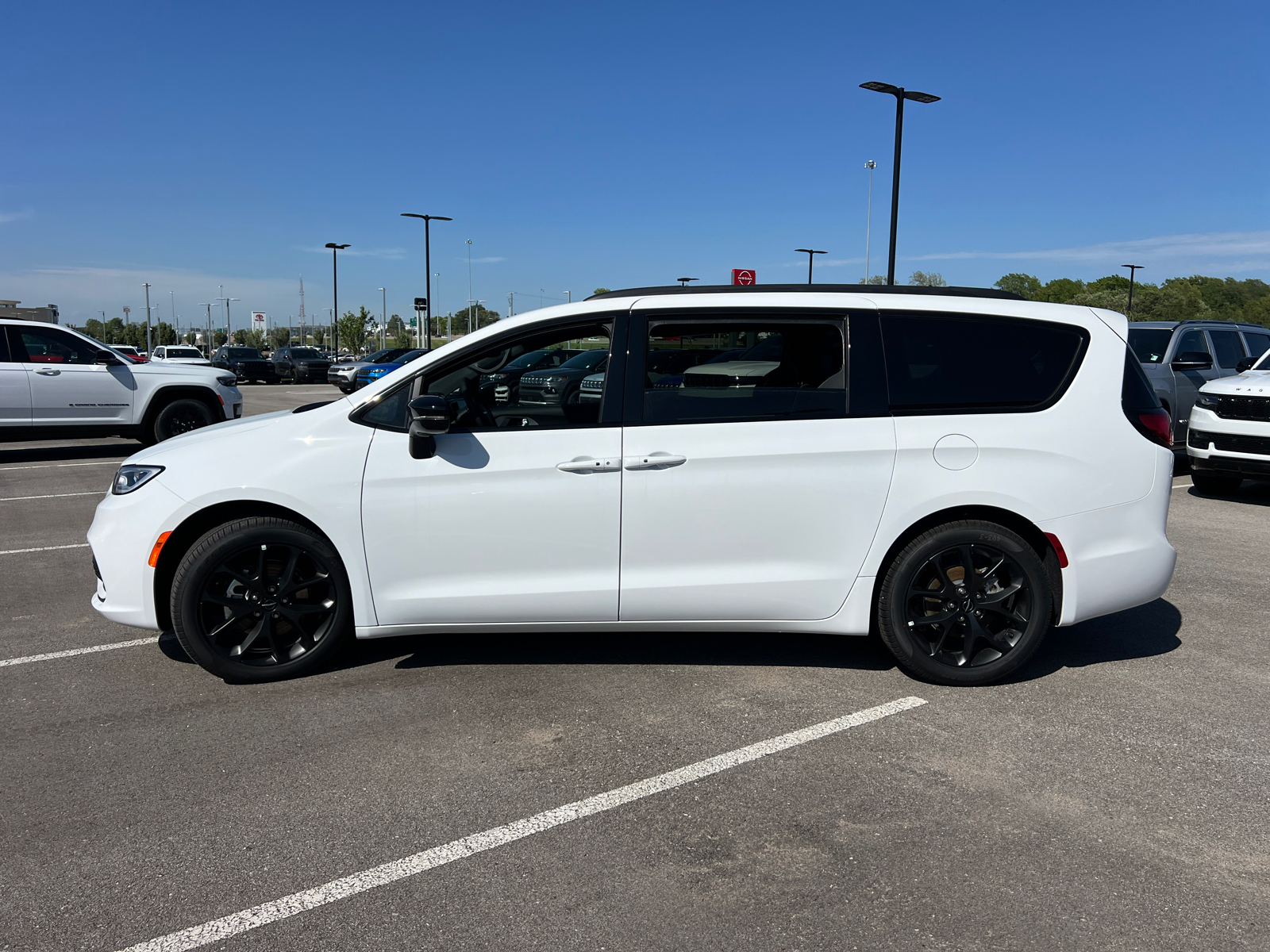 2024 Chrysler Pacifica Limited 5