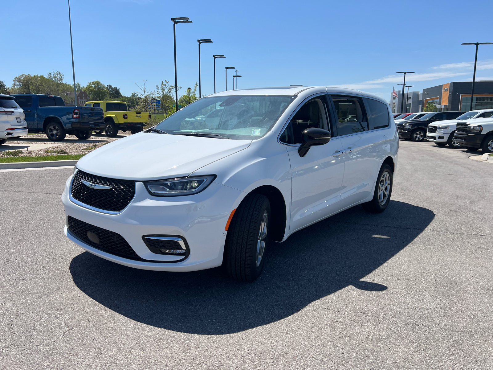 2024 Chrysler Pacifica Limited 4