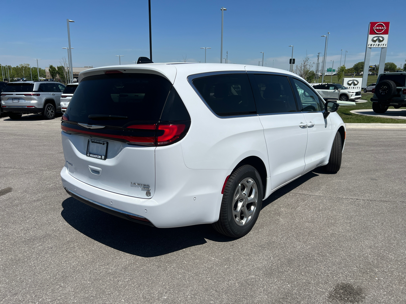 2024 Chrysler Pacifica Limited 9