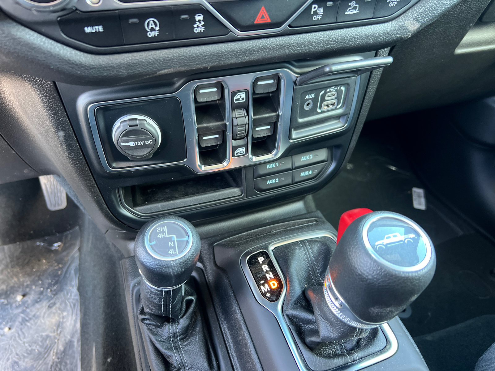 2024 Jeep Gladiator Sport S 4x4 28