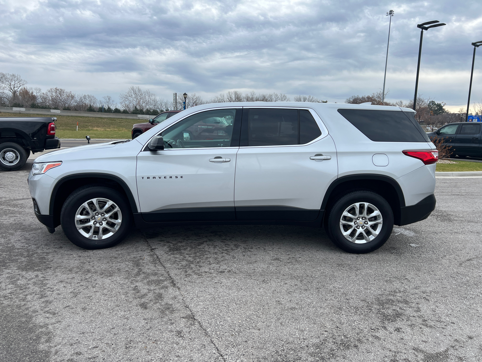 2020 Chevrolet Traverse LS 5